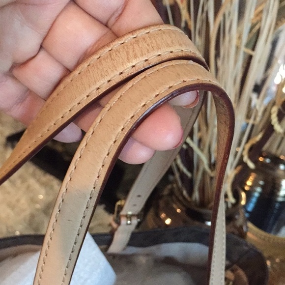 Michael Kors Signature Jet Set East West  Tote - Picture 8 of 17